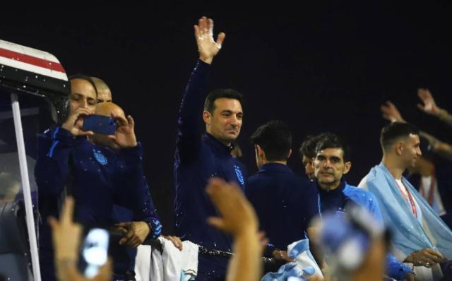 1673960949135010234.jpg scaloni-dedico-mensaje-aficion-argentina.jpg