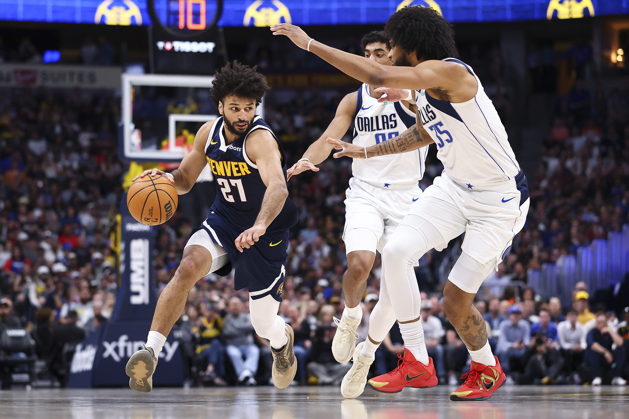 开云-穆雷53+6约基奇23+21+19 掘金险胜独行侠豪取4连胜